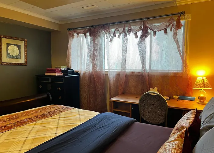 Beautiful Room Close Airport!